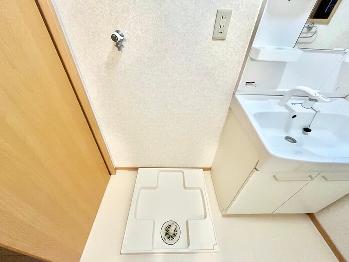 物件内観写真12　(洗濯機置場)