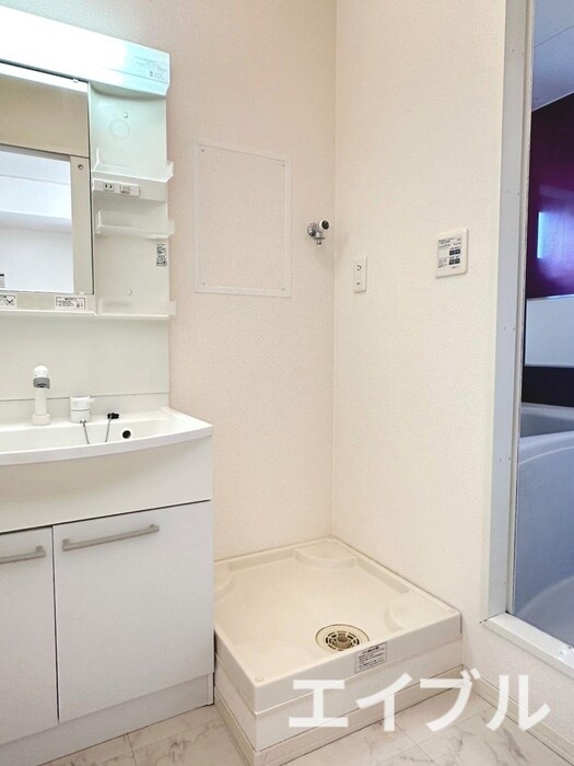 物件内観写真11　(洗濯機置場)