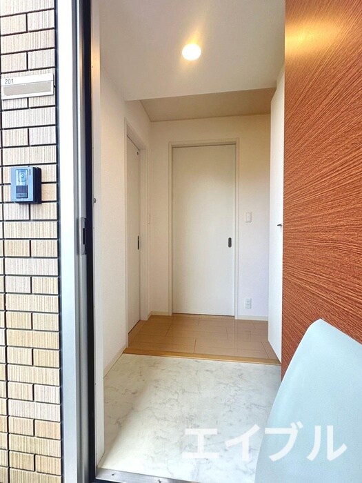 物件内観写真13　(玄関)