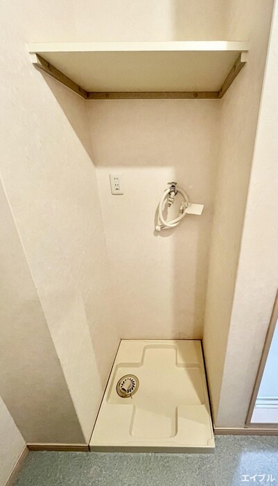 物件内観写真12　(洗濯機置場)