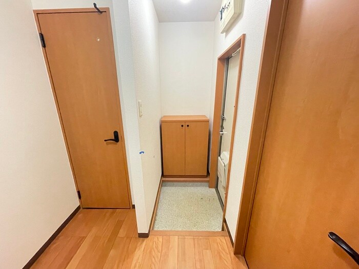 物件内観写真17　(玄関)