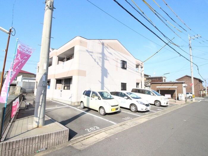 物件外観写真2　(駐車場)