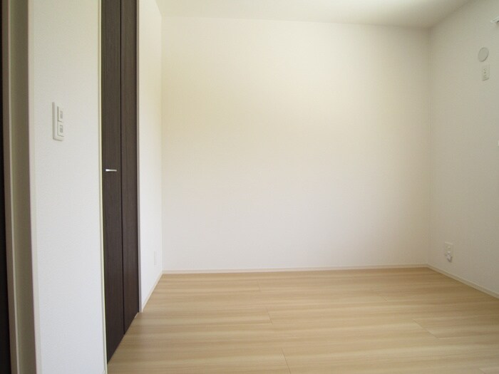 物件内観写真18　(居室)