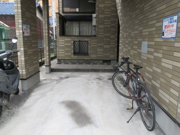 物件外観写真2　(駐輪場)