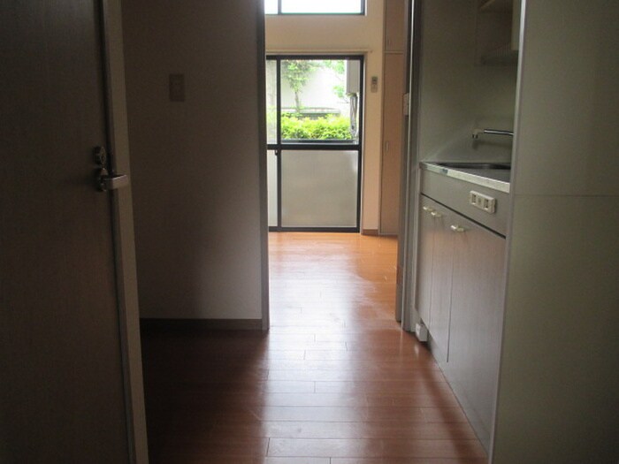 物件内観写真4　(玄関)