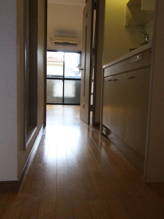 物件内観写真10　(廊下)