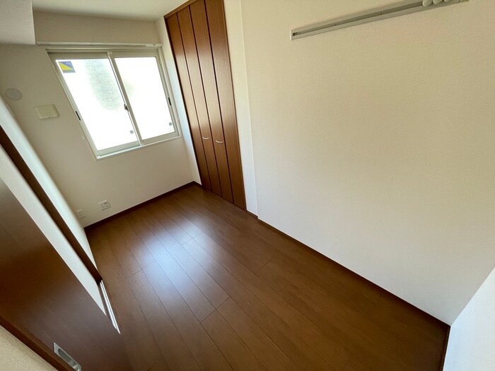 物件内観写真4　(居室)