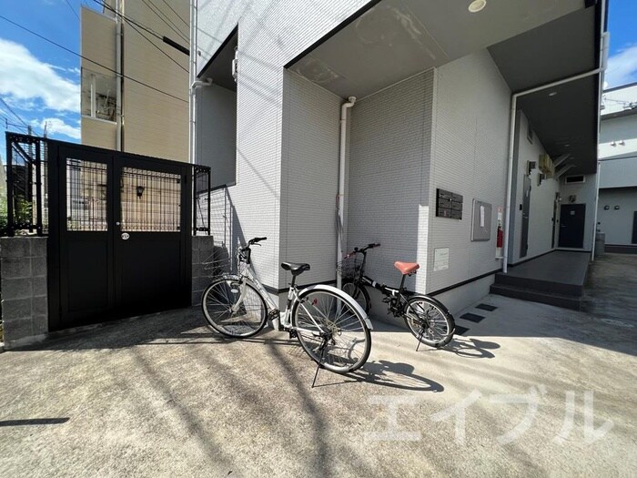 物件外観写真6　(駐輪場)