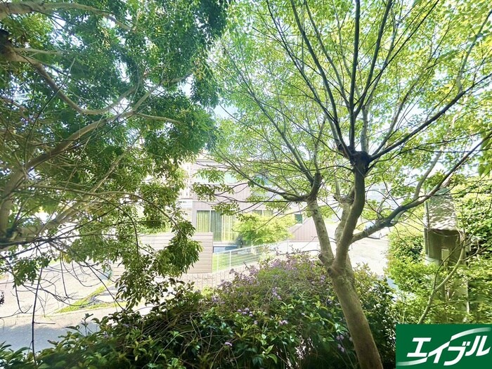 物件内観写真19　(室内からの展望)