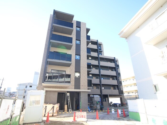 物件外観写真1　(建築中)