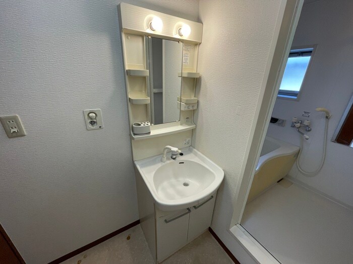 物件内観写真11　(洗面)