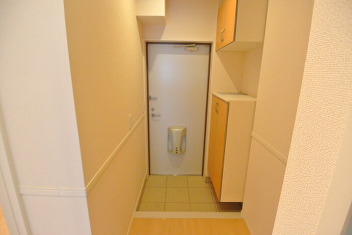 物件内観写真11　(玄関)