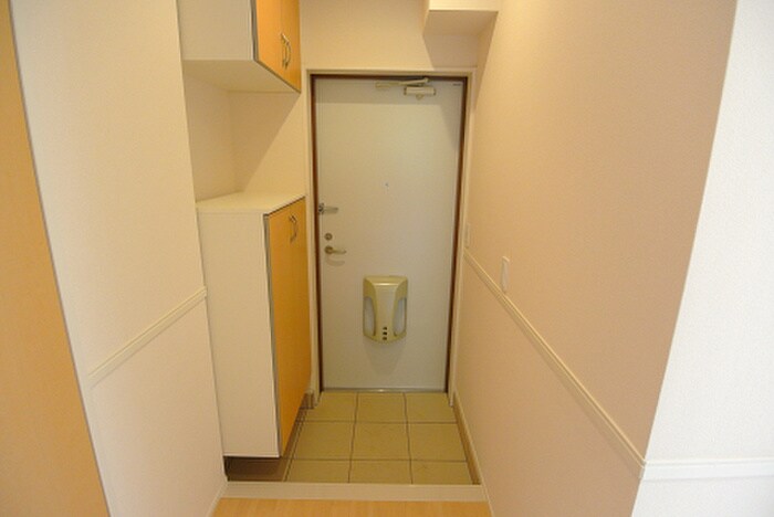 物件内観写真13　(玄関)