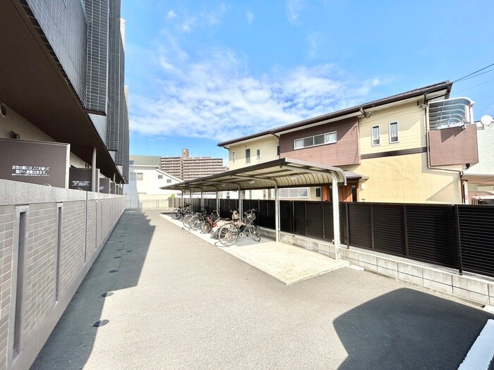 物件外観写真4　(駐輪場)