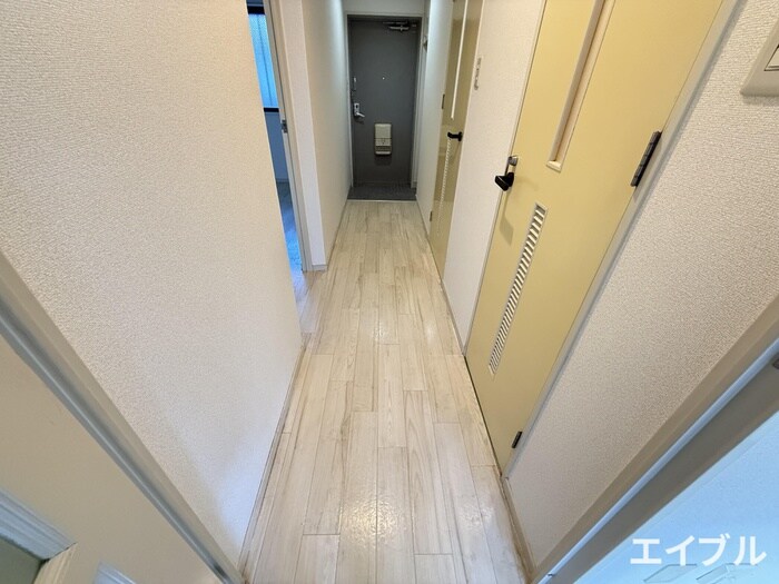 物件内観写真18　(廊下)