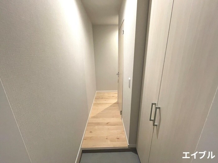 物件内観写真12　(玄関)