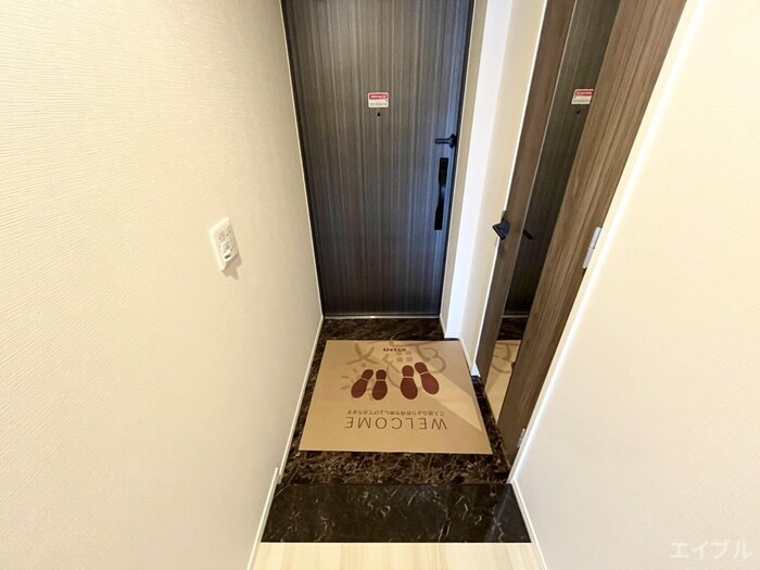 物件内観写真14　(玄関)