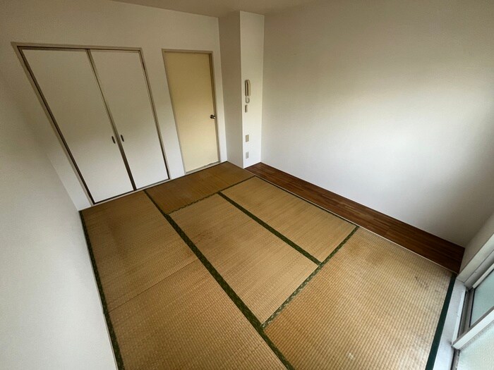 物件内観写真9　(居室)