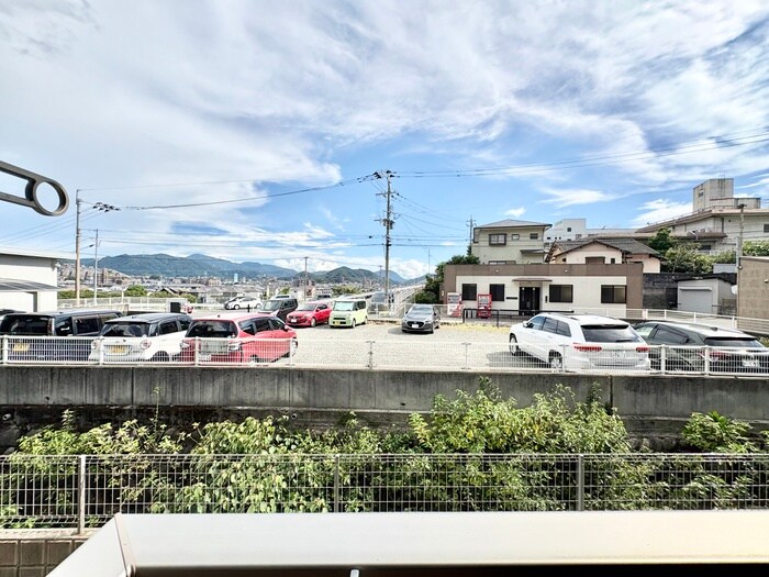 物件内観写真16　(室内からの展望)