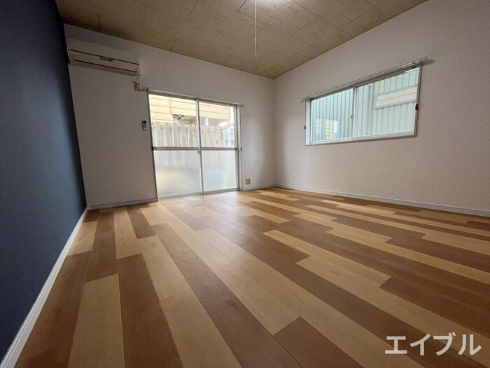 物件内観写真1　(居室)