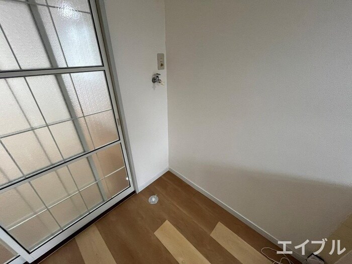 物件内観写真8　(洗濯機置場)