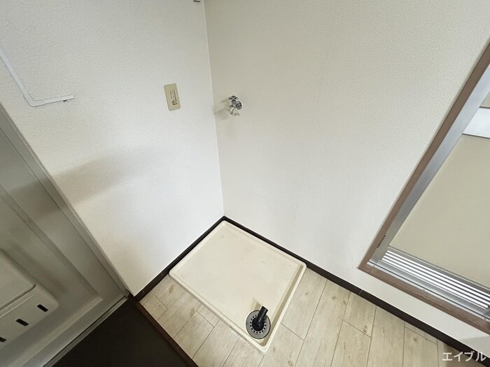 物件内観写真15　(洗濯機置場)