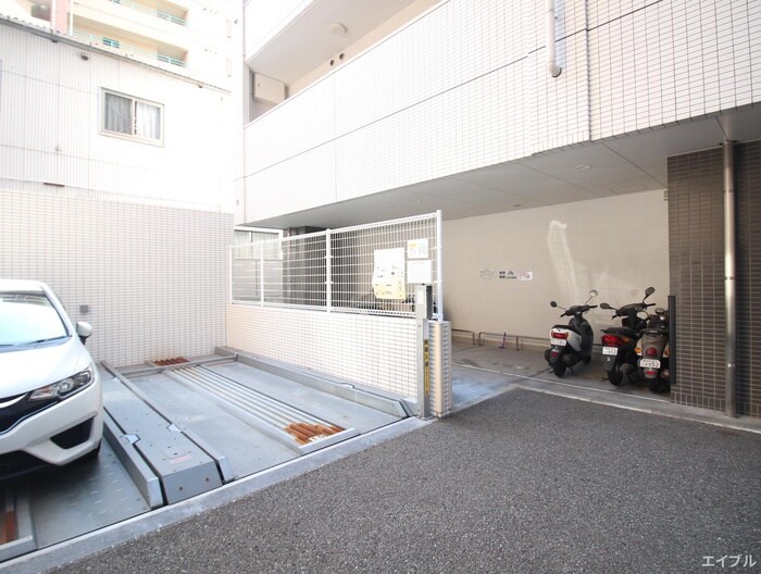 エンクレスト博多駅東（207）の駐車場