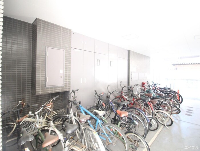 物件外観写真3　(駐輪場)