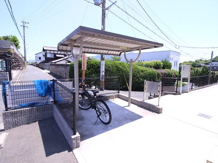 物件外観写真3　(駐輪場)