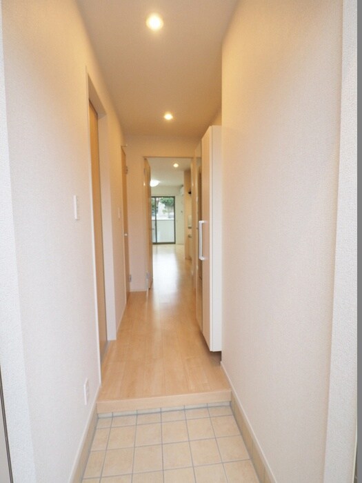 物件内観写真10　(玄関)