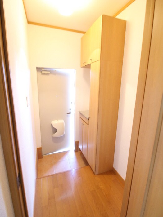 物件内観写真10　(玄関)