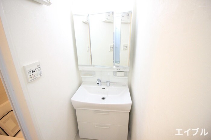 物件内観写真11　(洗面)