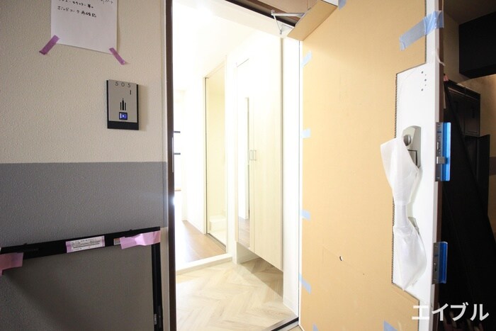 物件内観写真15　(玄関)