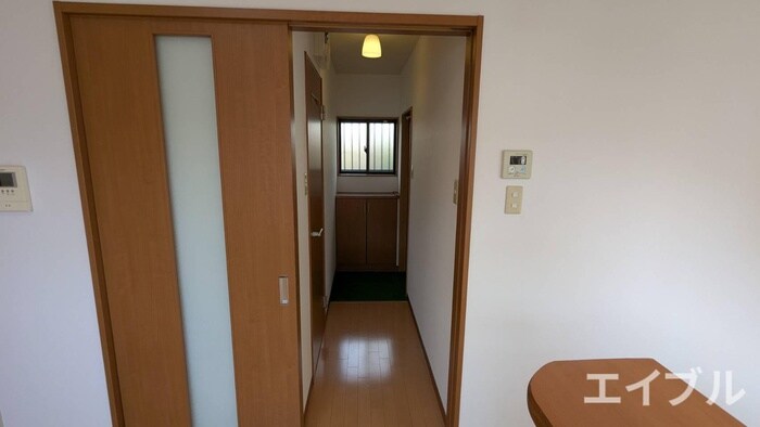 物件内観写真20　(廊下)