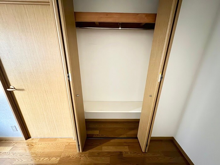 物件内観写真12　(収納)