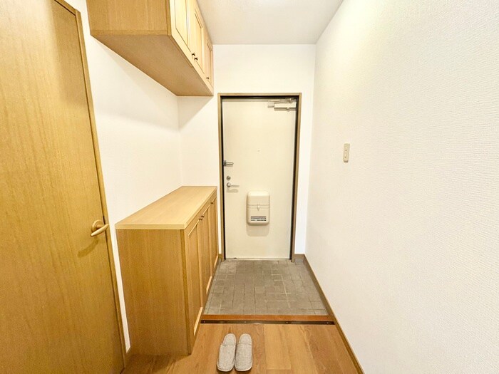 物件内観写真13　(玄関)