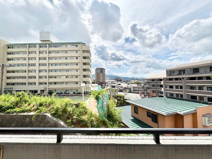 物件内観写真14　(室内からの展望)