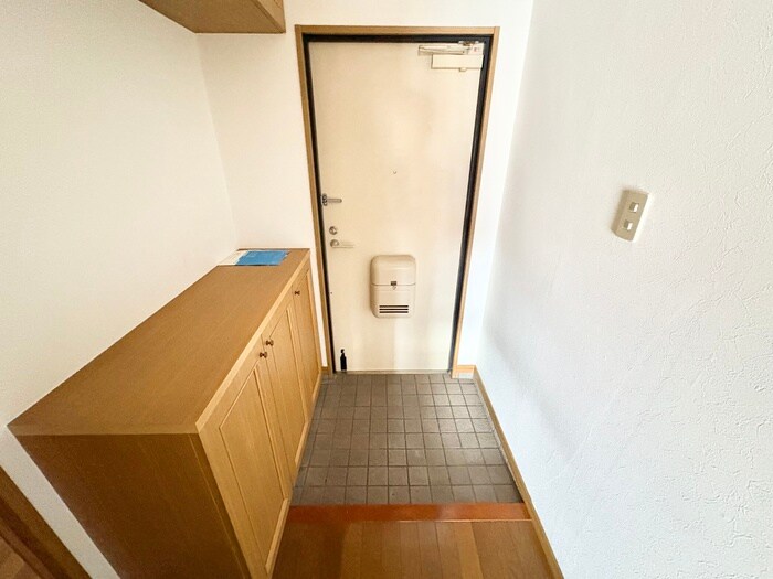 物件内観写真14　(玄関)