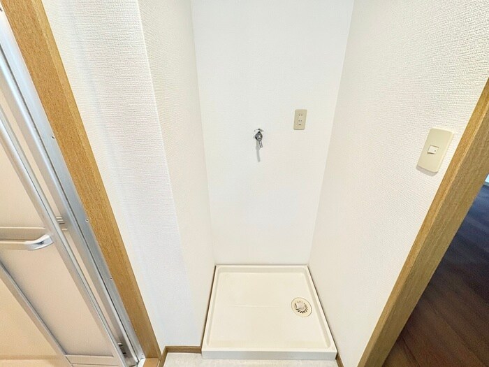 物件内観写真16　(洗濯機置場)