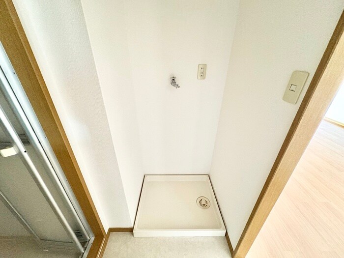 物件内観写真17　(洗濯機置場)