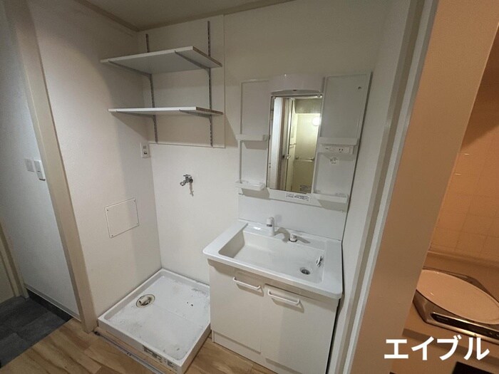 物件内観写真13　(洗濯機置場)