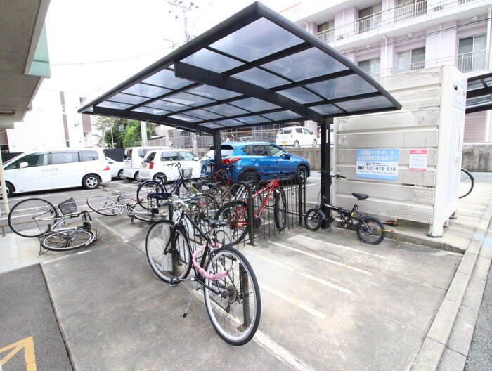 物件外観写真6　(駐輪場)