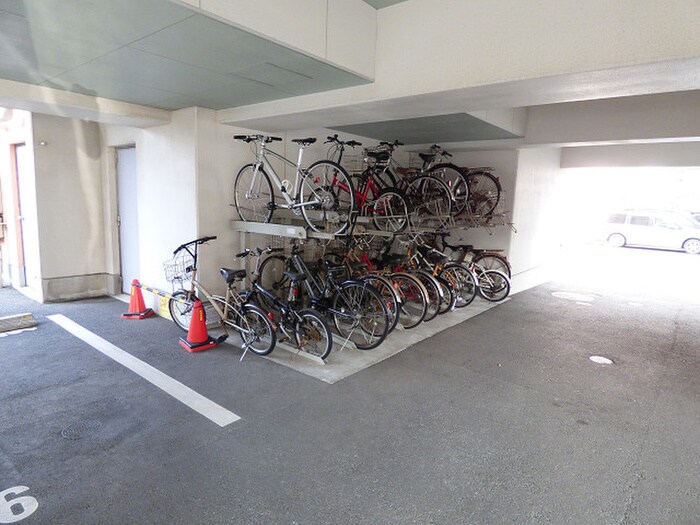 物件外観写真5　(駐輪場)