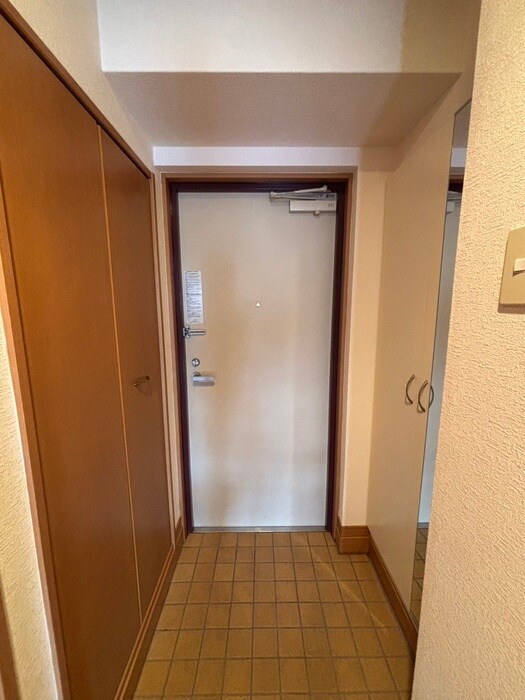 物件内観写真12　(玄関)