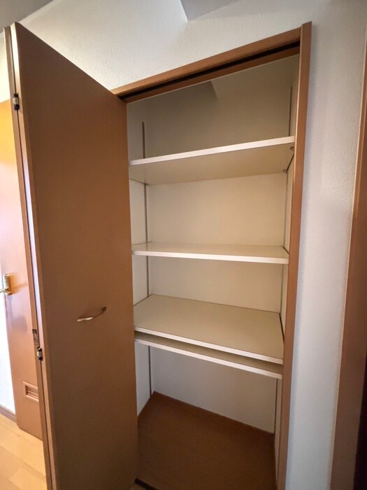 物件内観写真15　(収納)
