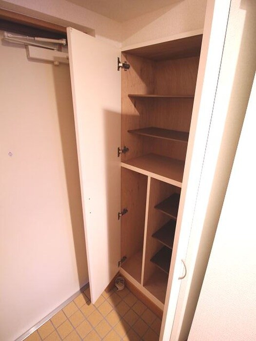 物件内観写真16　(靴箱)