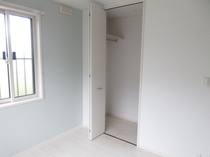 物件内観写真12　(収納)