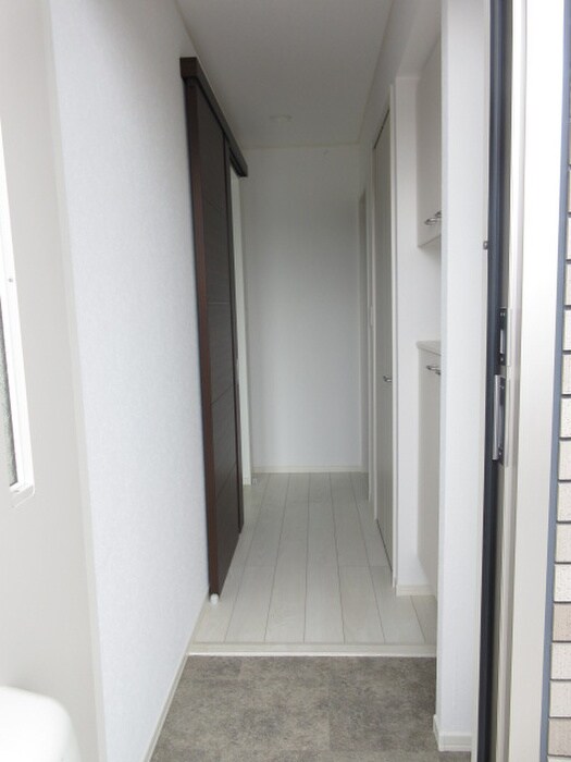 物件内観写真13　(玄関)