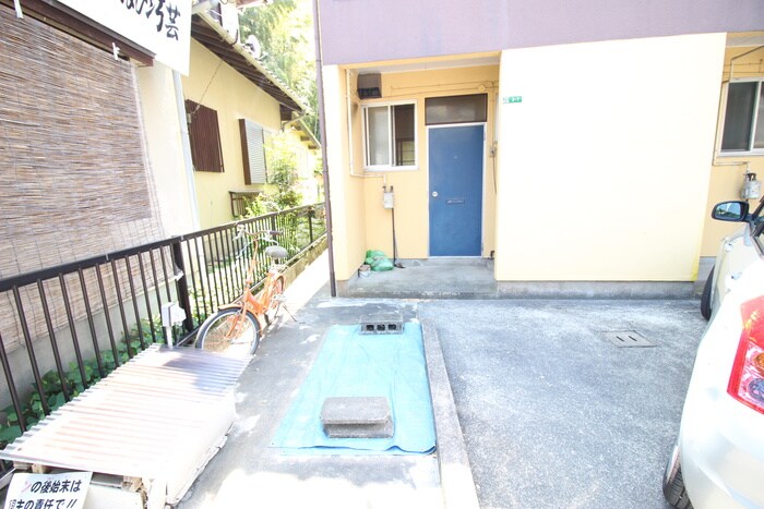 物件外観写真3　(駐輪場)