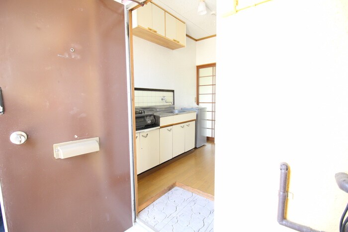 物件内観写真11　(玄関)